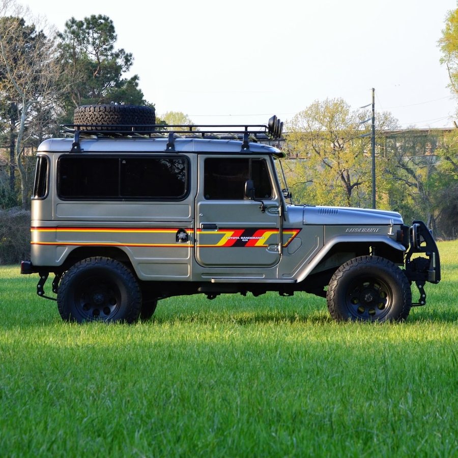 Toyota Bandeirante OJ50-LV / BJ50-LV long wheelbase two-door wagon